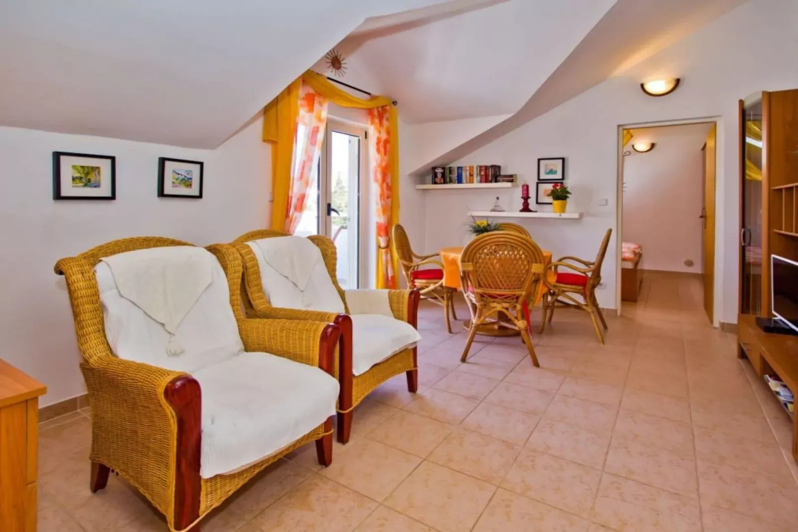 Apartments Jacky - One Bedroom Apartment with Balcony (owner 6)-Woonkamer