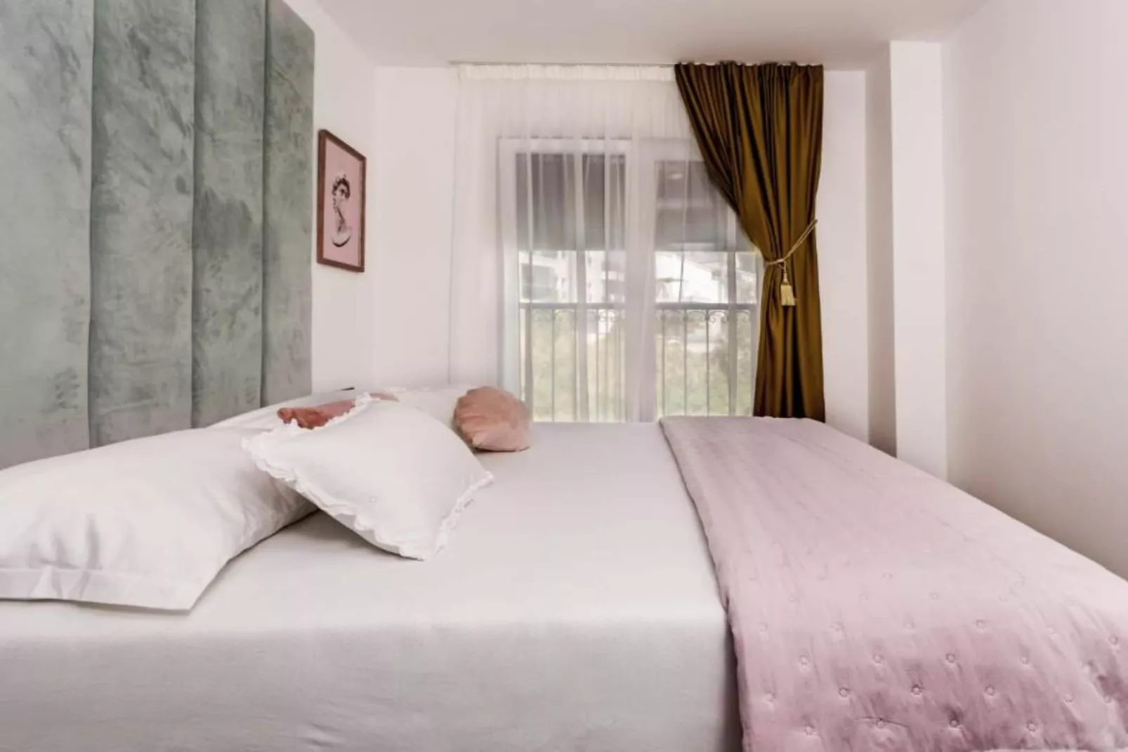 Three-Bedroom Penthouse Apartment-Slaapkamer