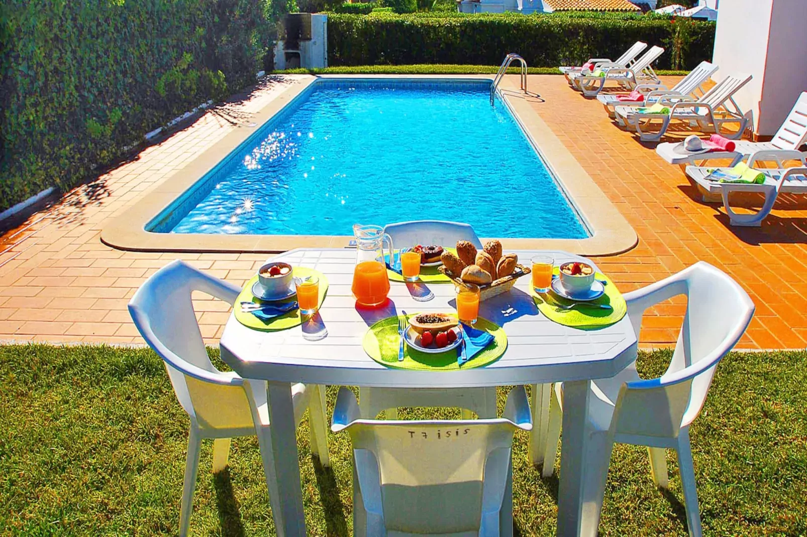 Villa Isis-Zwembad