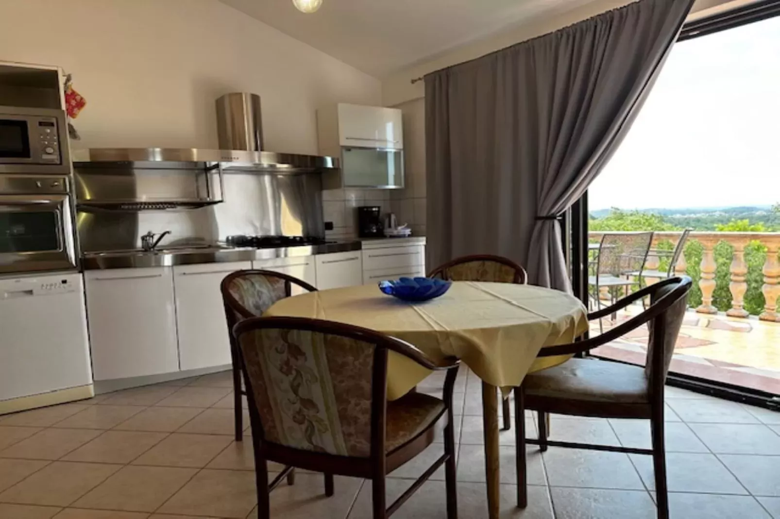 Apartment Branko II in Porec, Istria-Eetkamer
