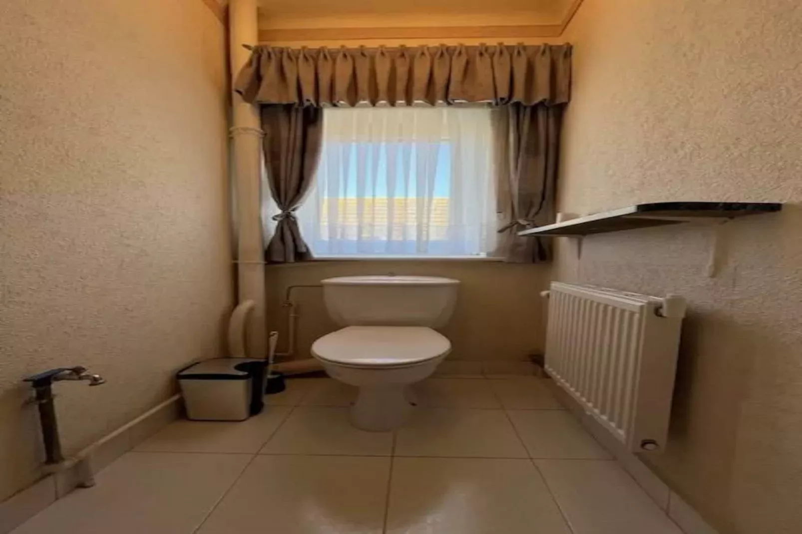 VILLA ZEEBRIES WONING-Badkamer