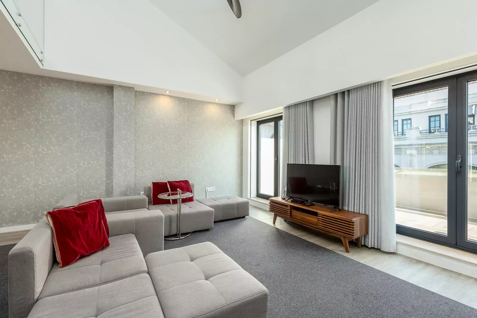 YOUROPO - Central-Woonkamer