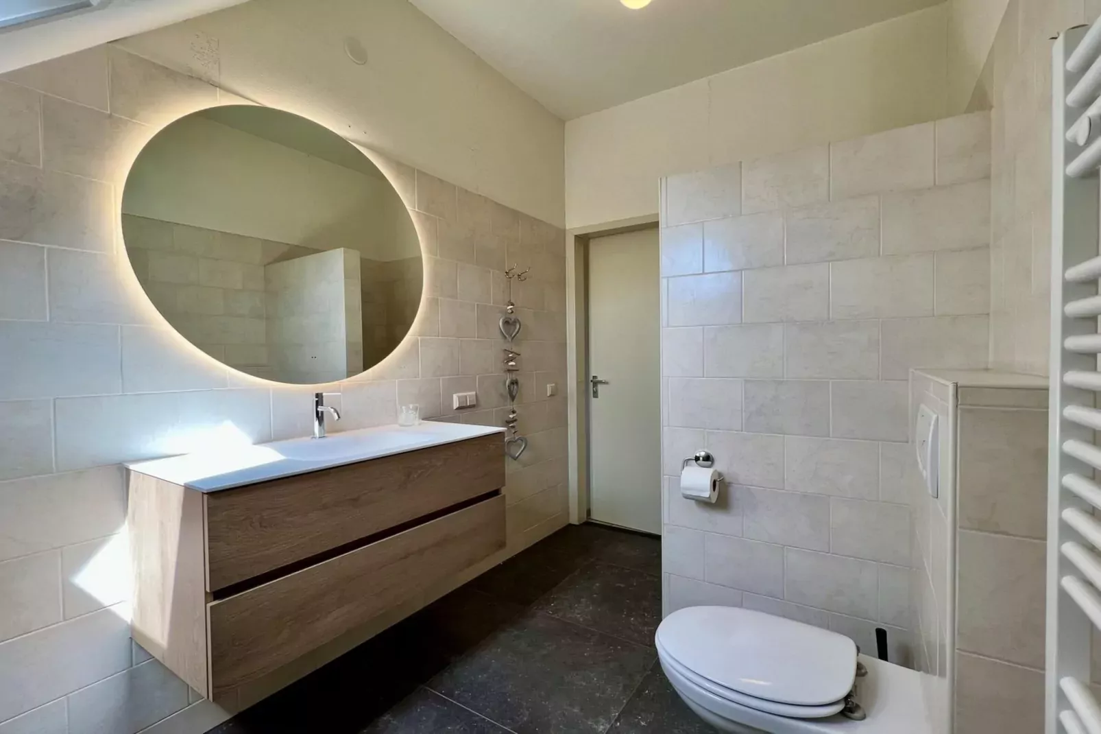 Anzelhoef apartment West-Badkamer