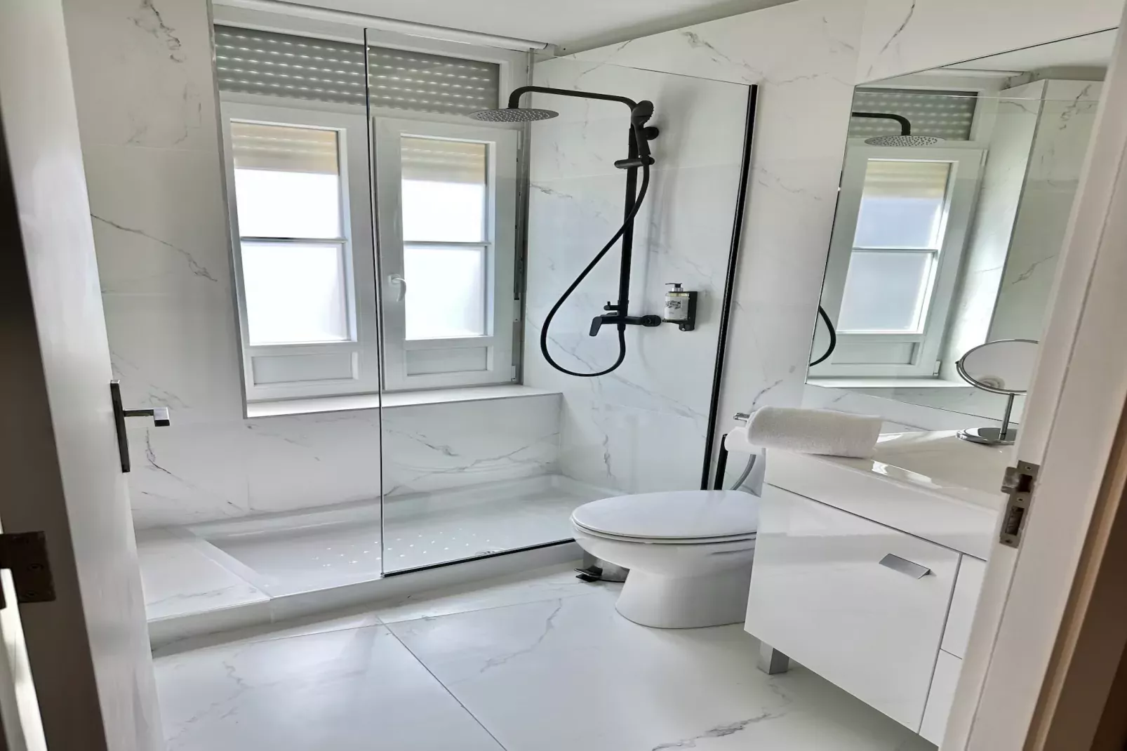 YOUROPO - Capela 2-Badkamer
