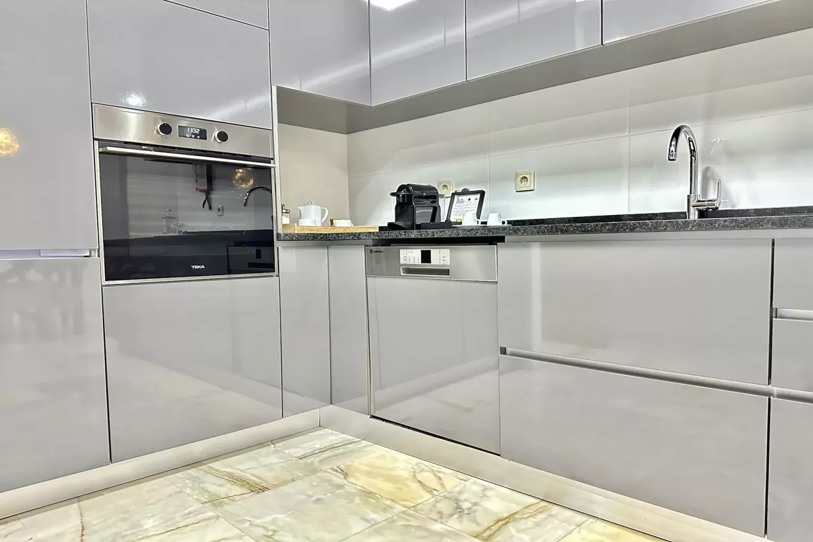 YOUROPO - Downtown 4B-Keuken