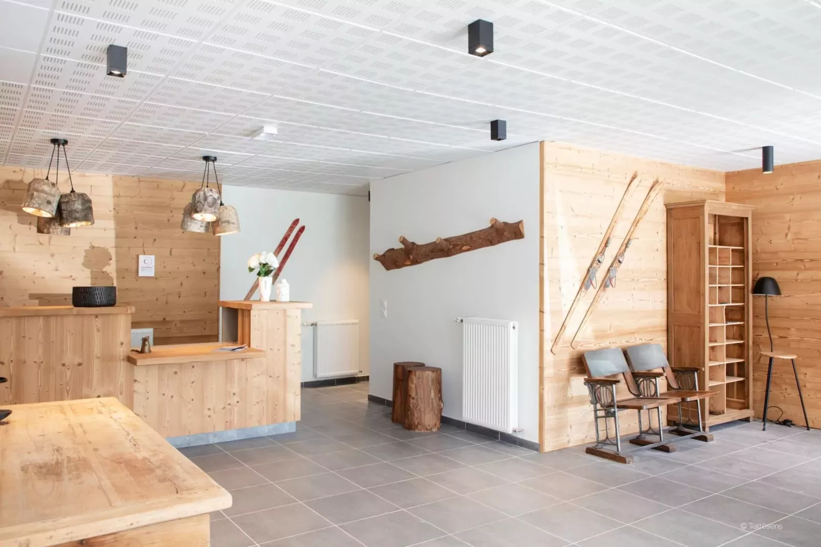 VAUJANY Edelweiss-A36S-Hal-ontvangst