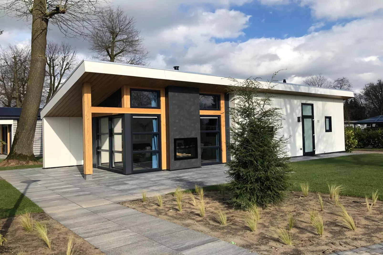 Voordevilla | 2 - 4 persons-Buitenkant zomer