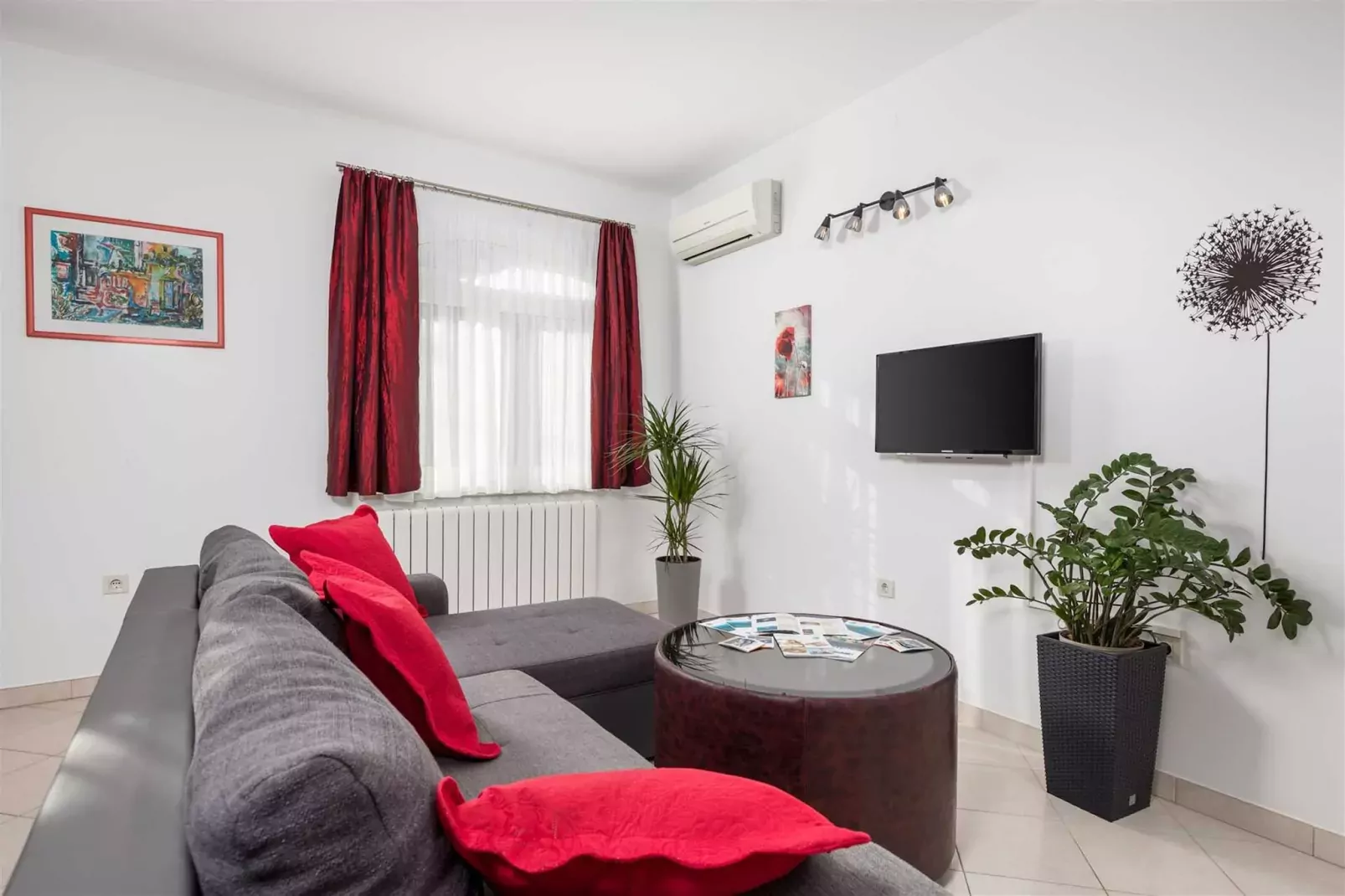 Apartment Slavica 1 - Red Paradise-Woonkamer