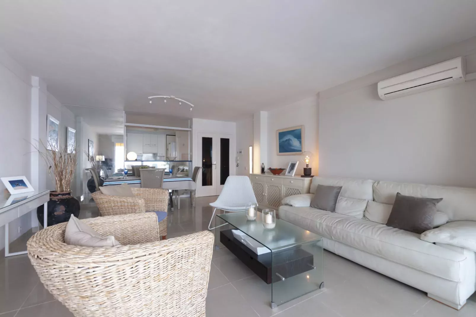 1085 DALLAS vista Mar-Woonkamer