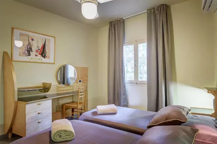 Holiday resort Riva degli Etruschi San Vincenzo-Ville Comfort  Trilo-SANGIOVETO 200 m dal mare-Slaapkamer