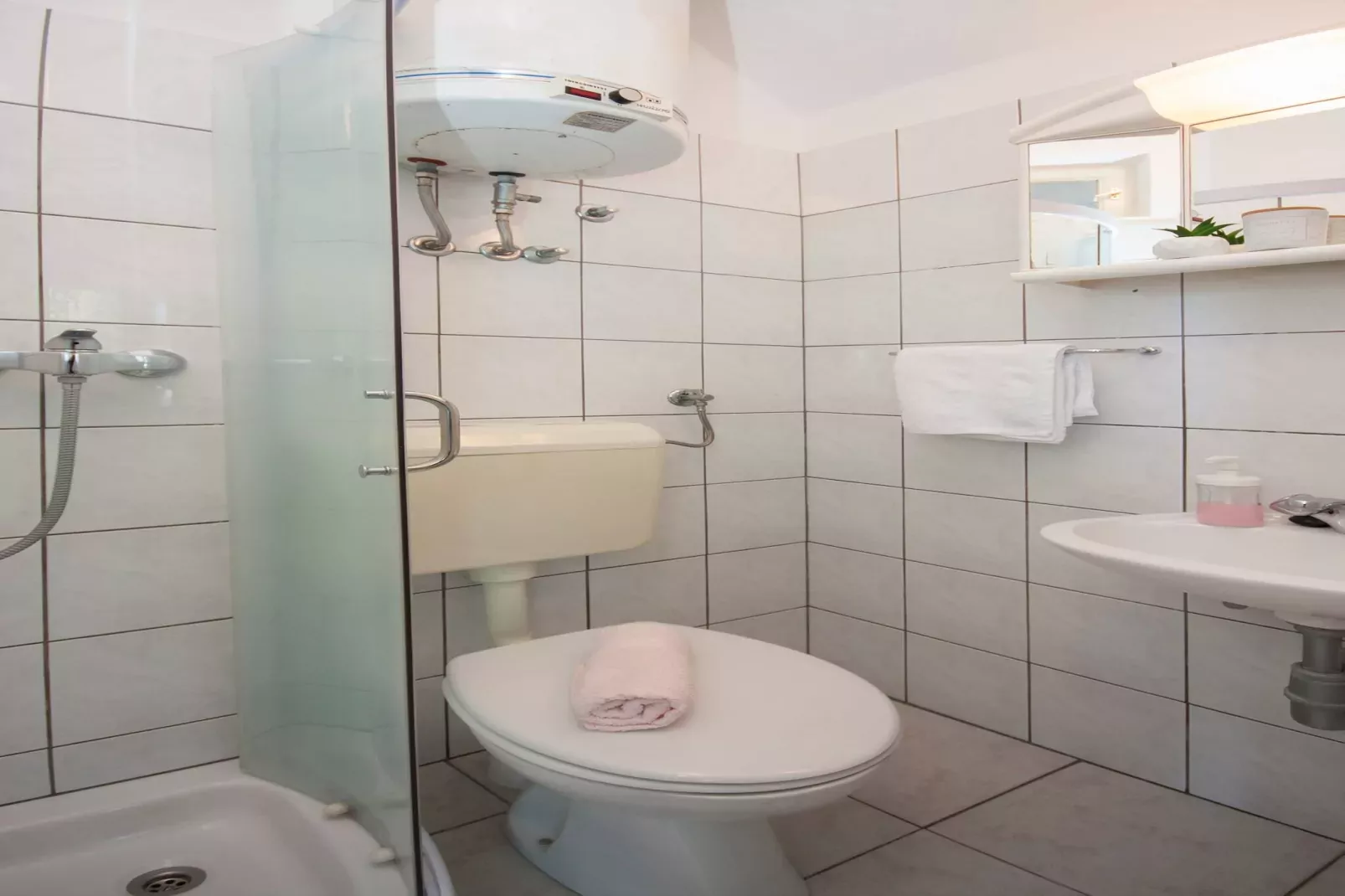 Apartments and Rooms Mikelin - Studio Jure 5-Badkamer