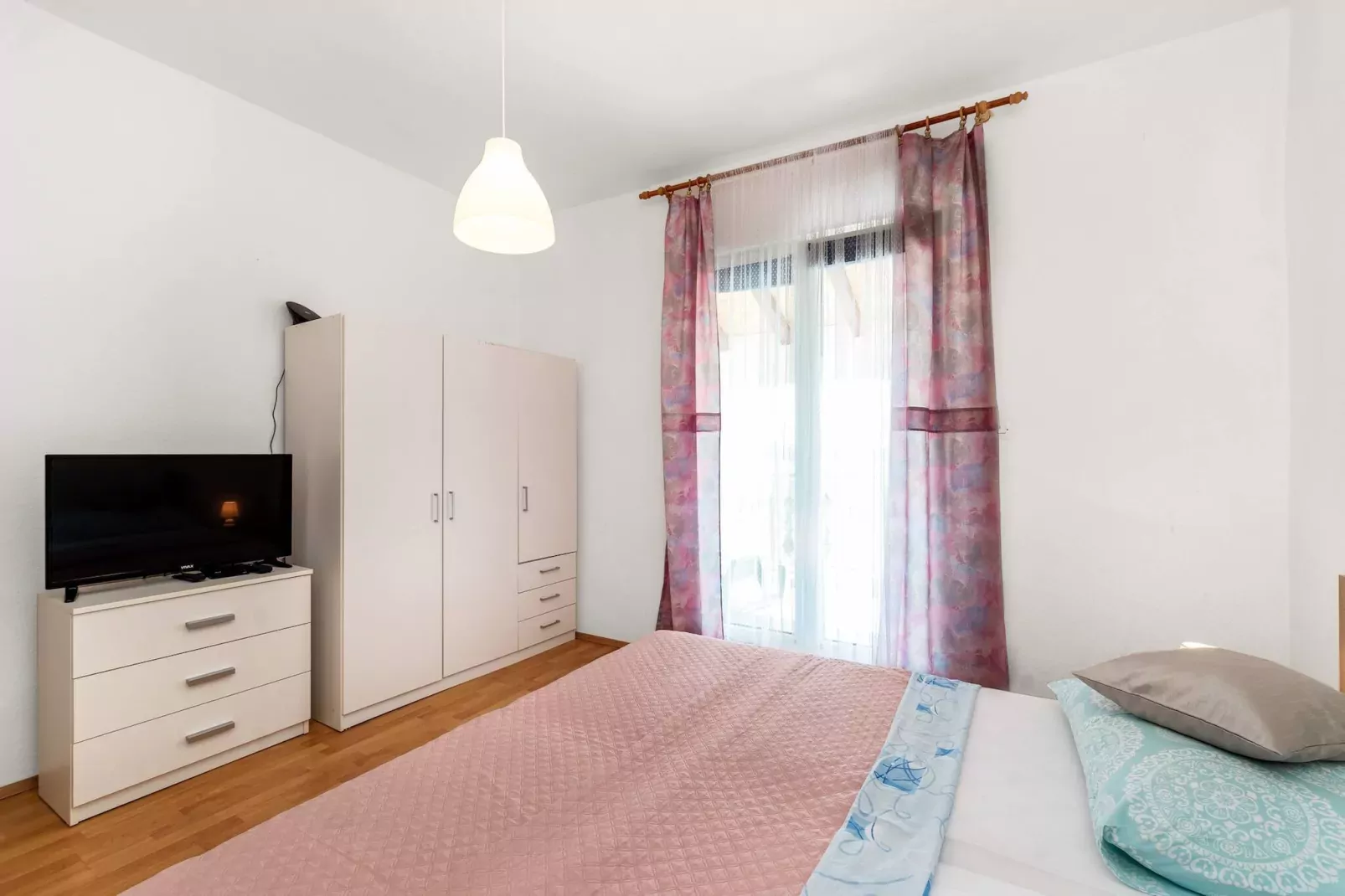 Apartment Lara - two bedroom apartment-Slaapkamer