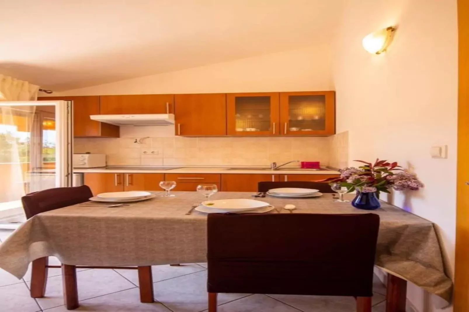 Apartments Torina Pašman - A3-Eetkamer