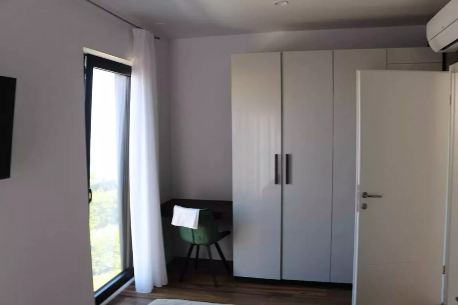 Apartments Marvi - one bedroom apartment (Right)-Slaapkamer