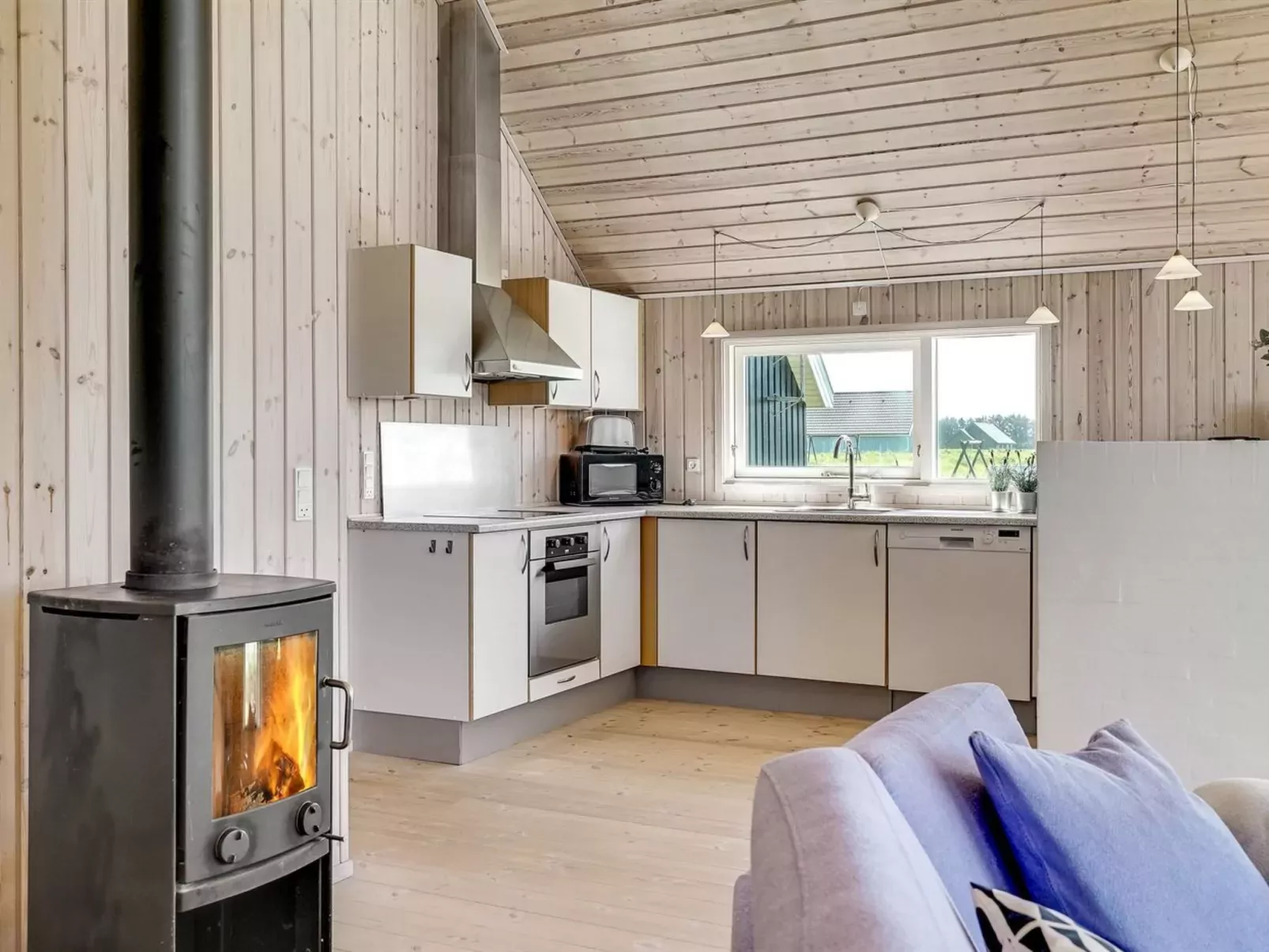 "Tilje" - 80m from the sea-Binnen