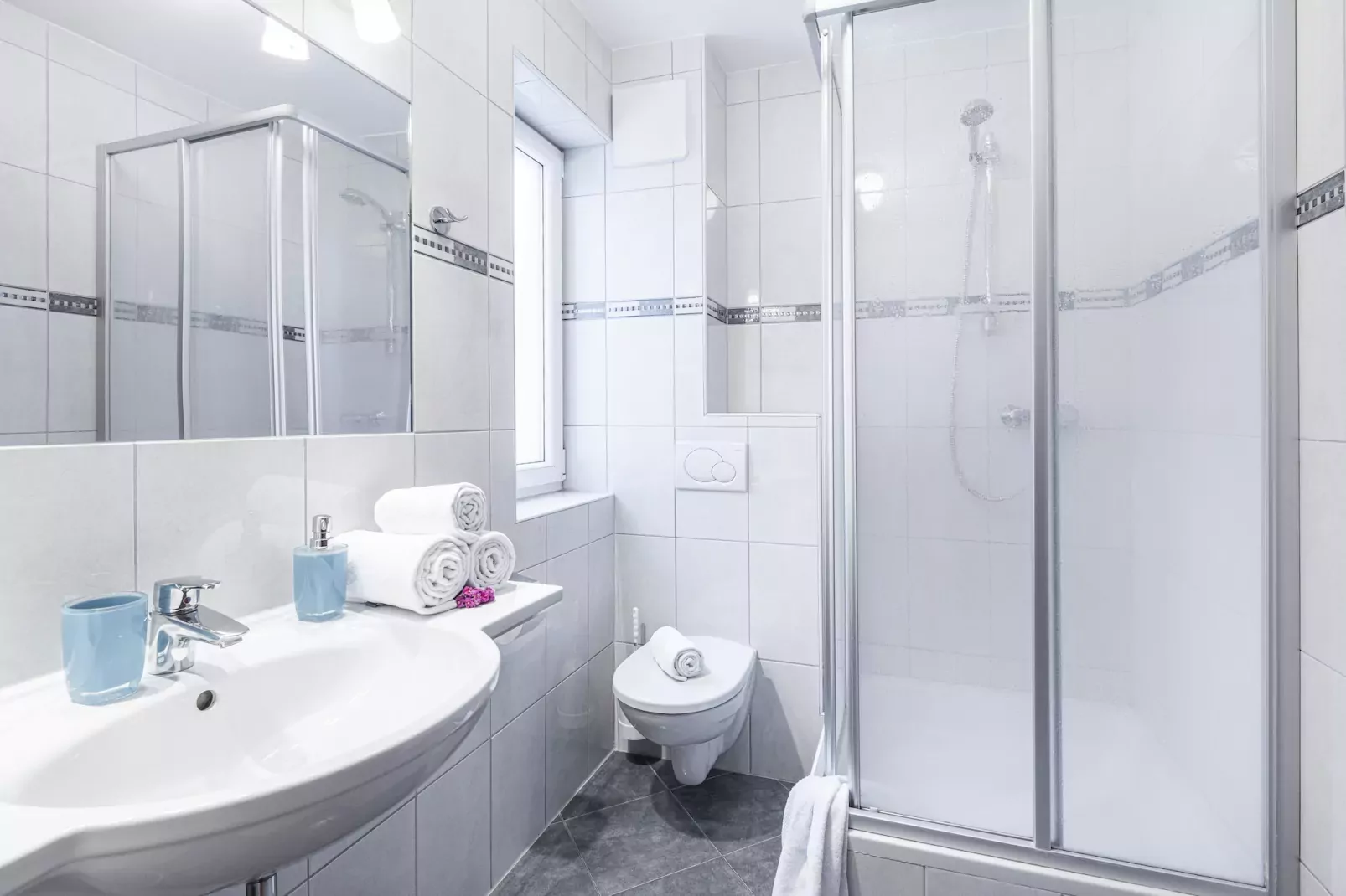 Comfort three-bedroom apartment – HO3C-Badkamer