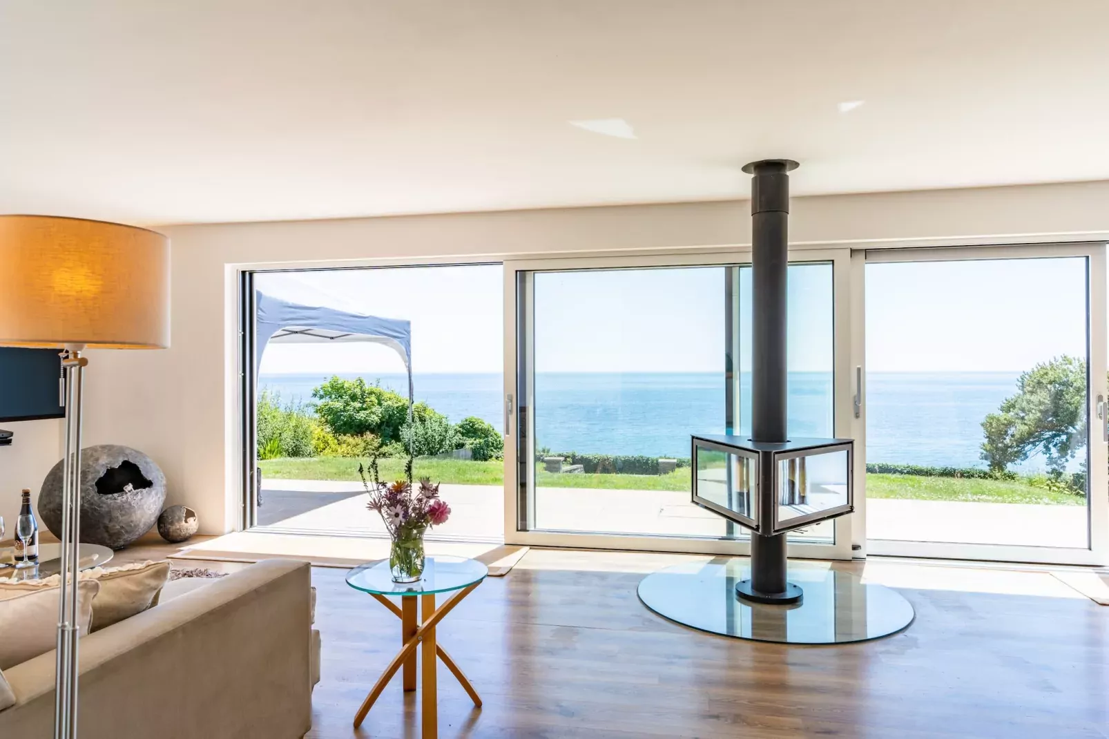 Avalon Sea Views-Woonkamer