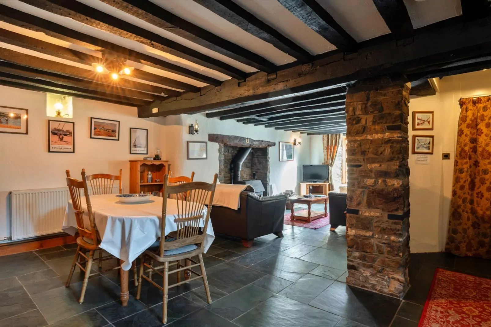Hope Thatch-Eetkamer