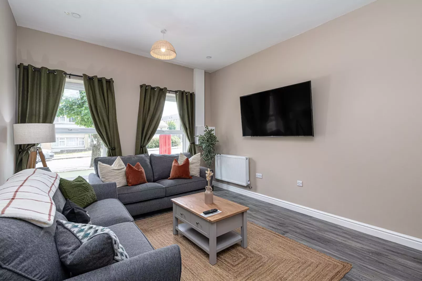 Peace Retreats Apartment - Pwllheli-Woonkamer