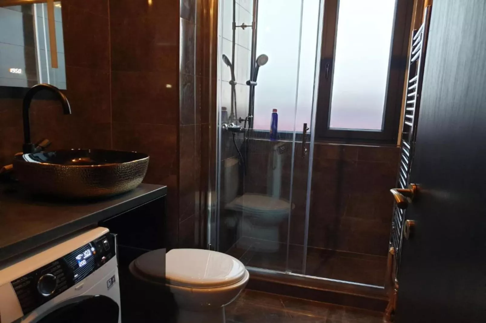 Apartment Tomislav Zagreb - One Bedroom Apartment with Private  Hot Tub-Badkamer