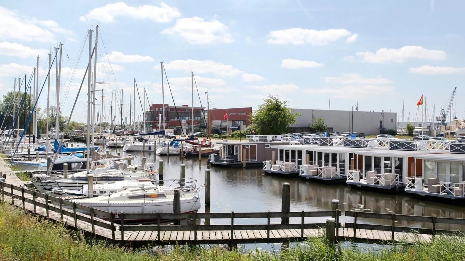 Floating in Friesland-Uitzicht zomer