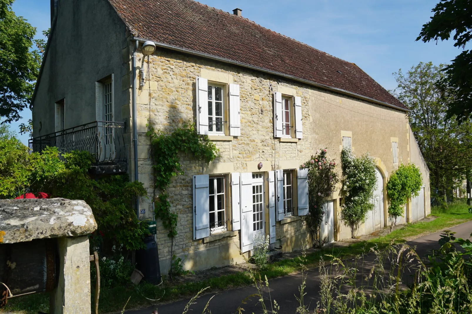 La Vieille Ferme-Buitenkant zomer