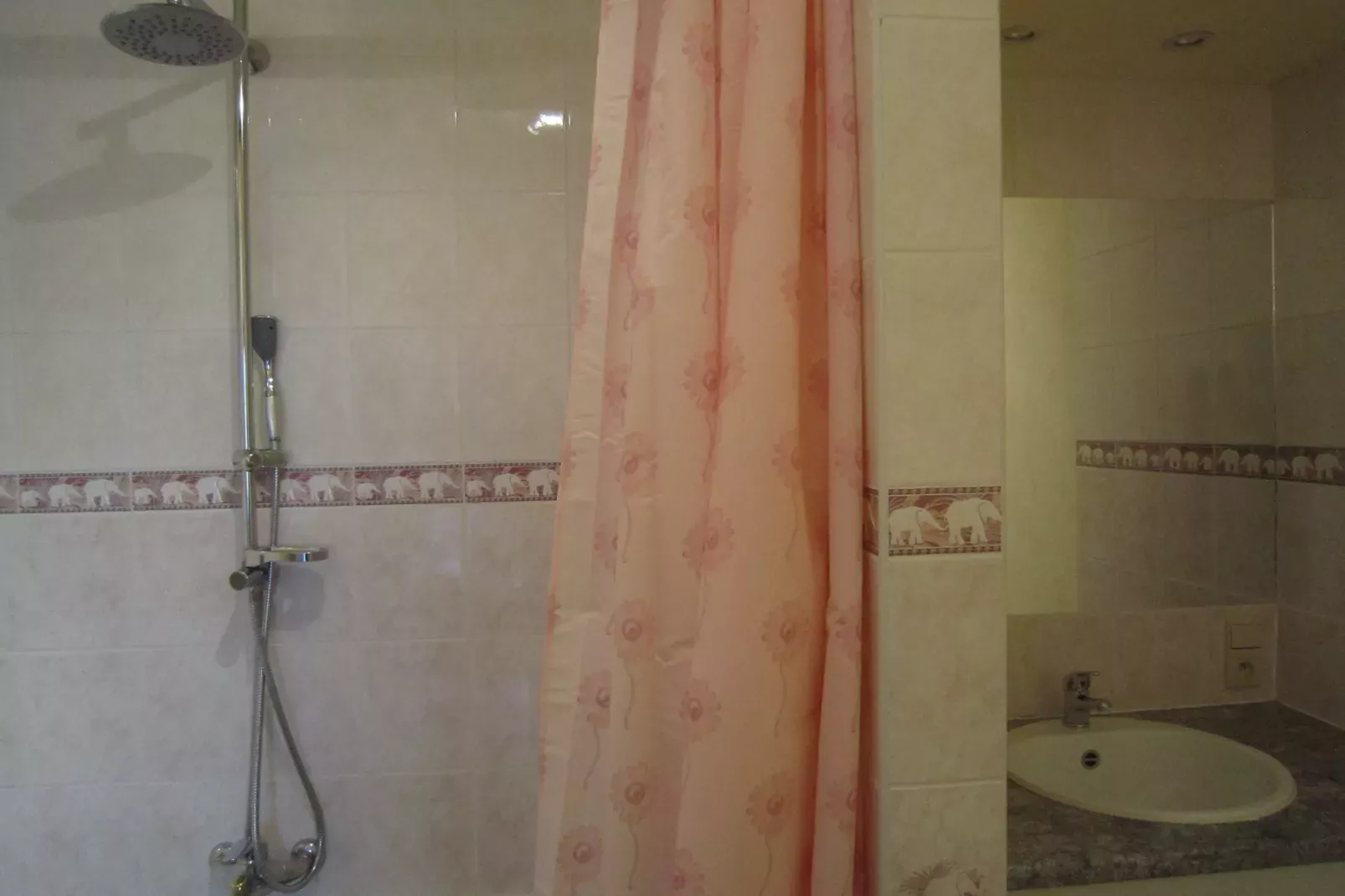 Le Gît'Anne-Badkamer