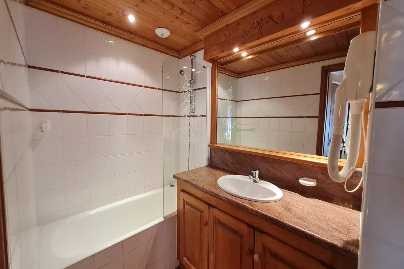 Alpina Lodge N°12 - 3P8-Badkamer