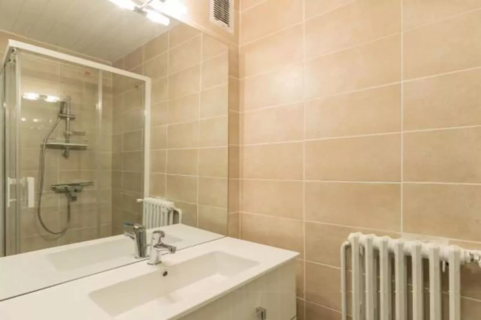 Estaris 1 N°24 - ST5-Badkamer