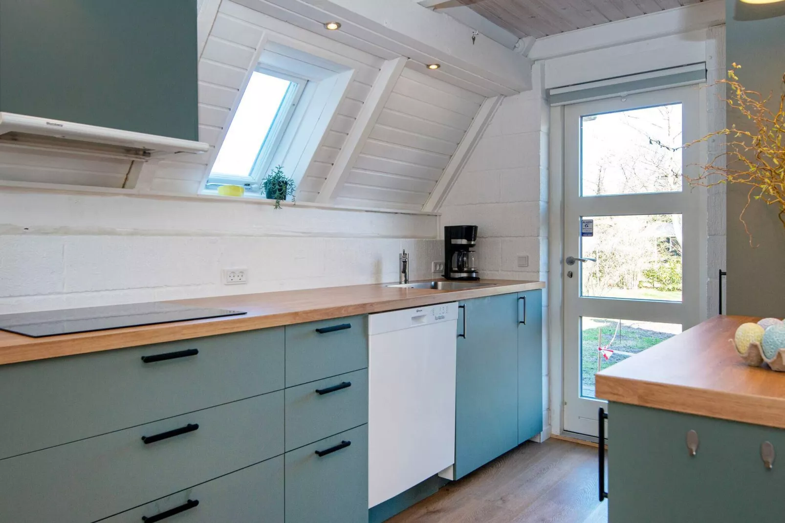 Speciaal vakantiehuis in Glesborg met een terras-Binnen