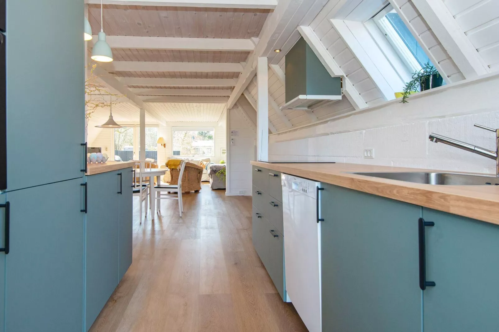 Speciaal vakantiehuis in Glesborg met een terras-Binnen