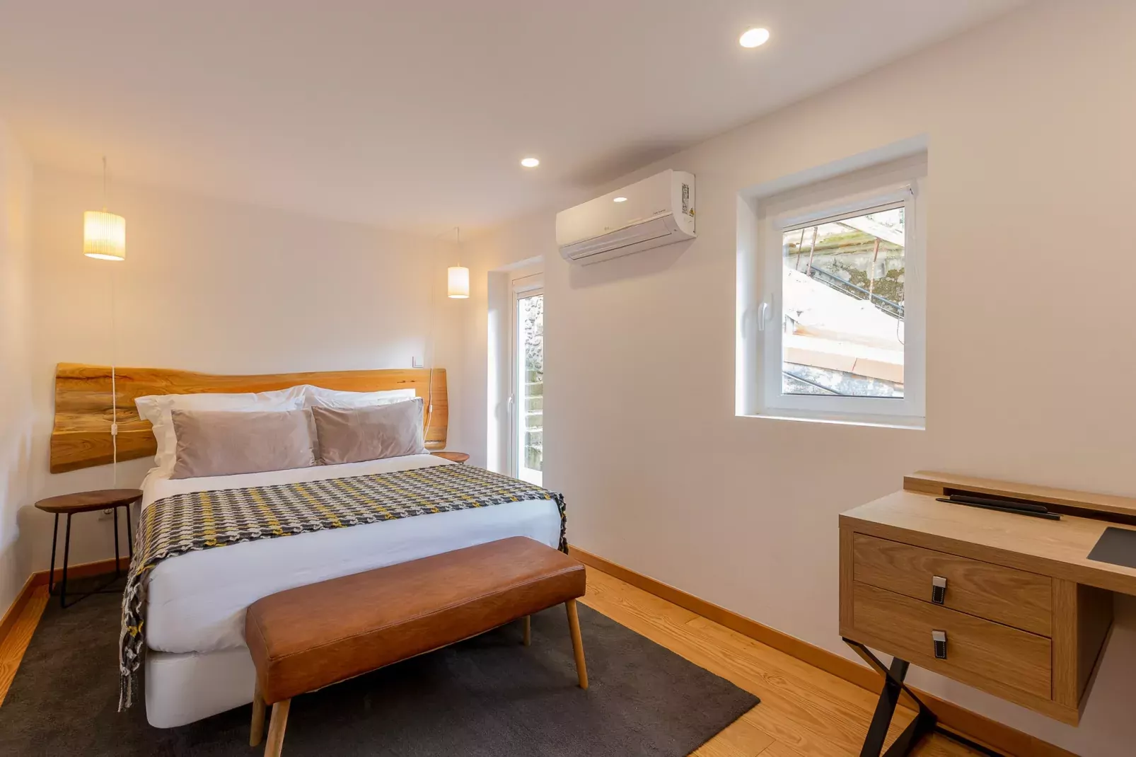 YOUROPO - Cosy 4-Slaapkamer