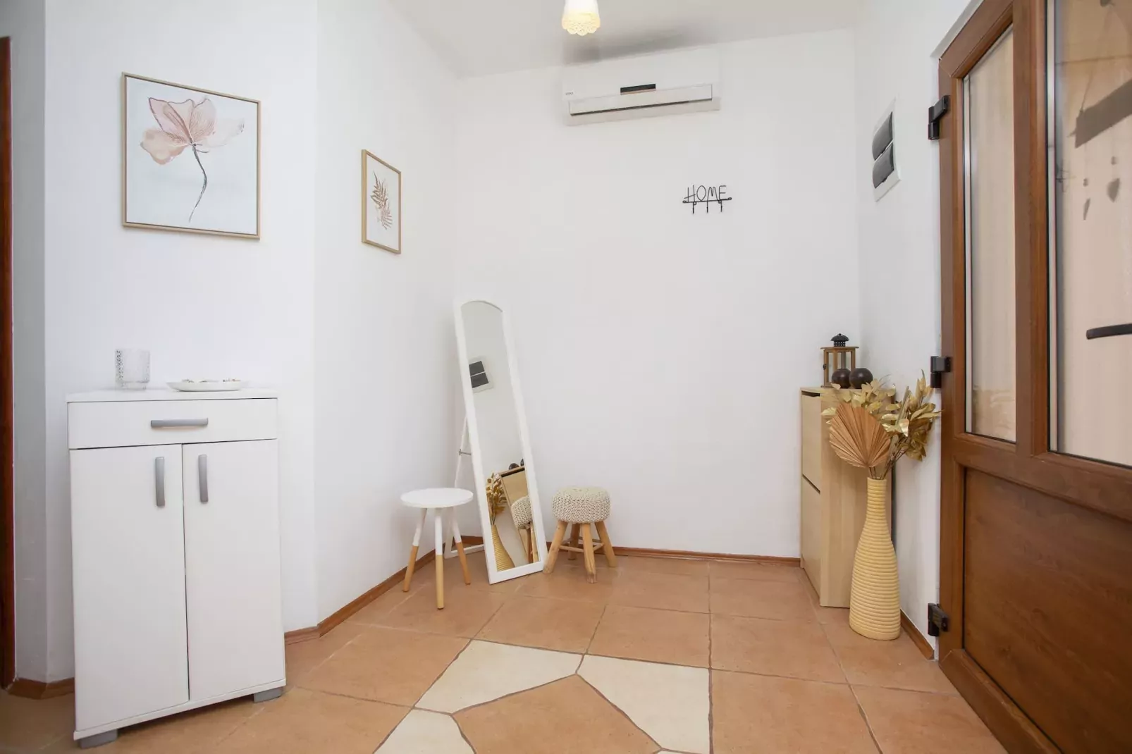 Casa Deborah with Private Pool-Woonkamer