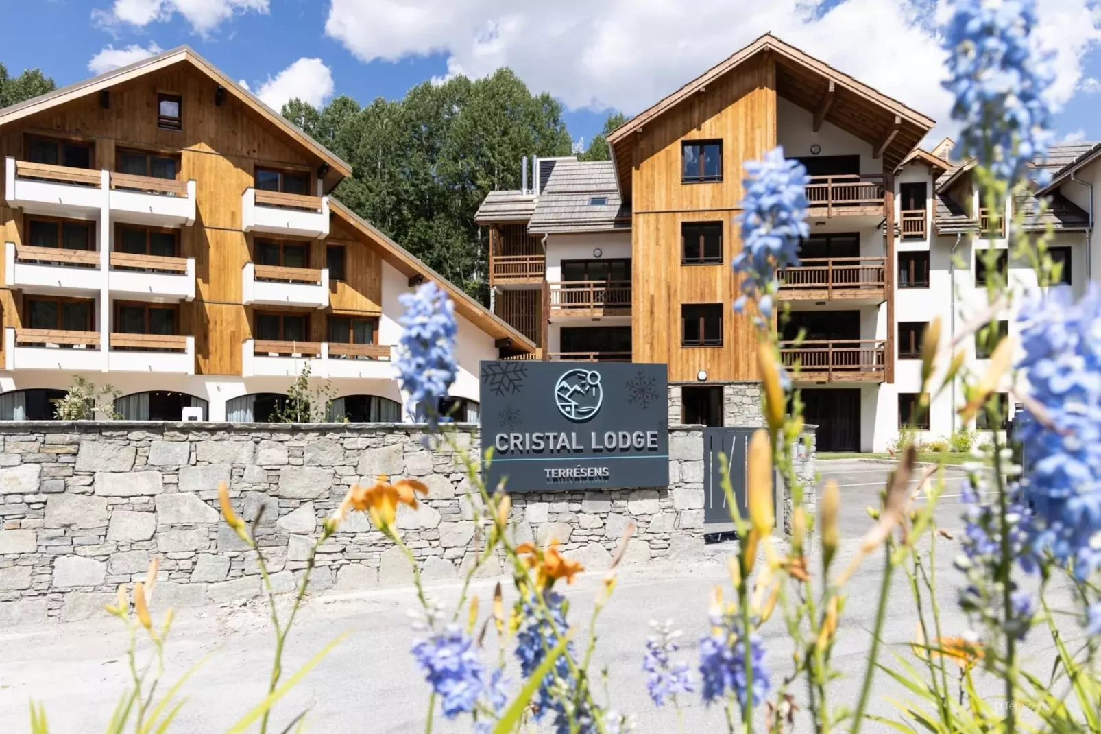 SERRE CHEVALIER Le Cristal Lodge-RF16-Buitenkant zomer