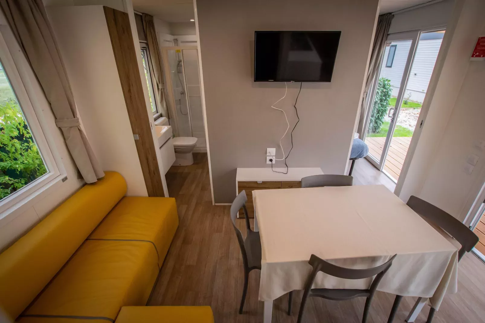 RESIDENCE ALBA VILLAGE / TWO-ROOM APT 4 PEOPLE MEZZANINE B4S-Eetkamer