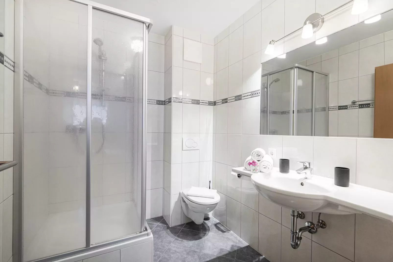 Comfort three-bedroom apartment – HO3C-Badkamer
