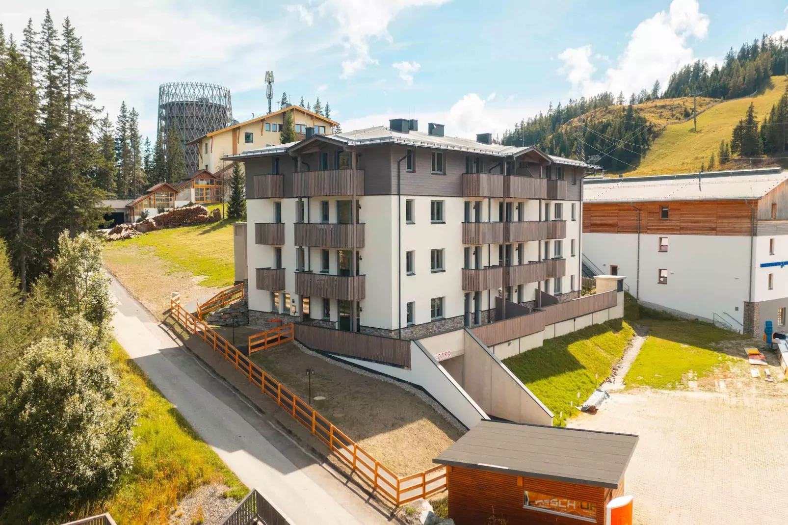 Comfort One-bedroom Apartment – KA1C-Buitenkant zomer