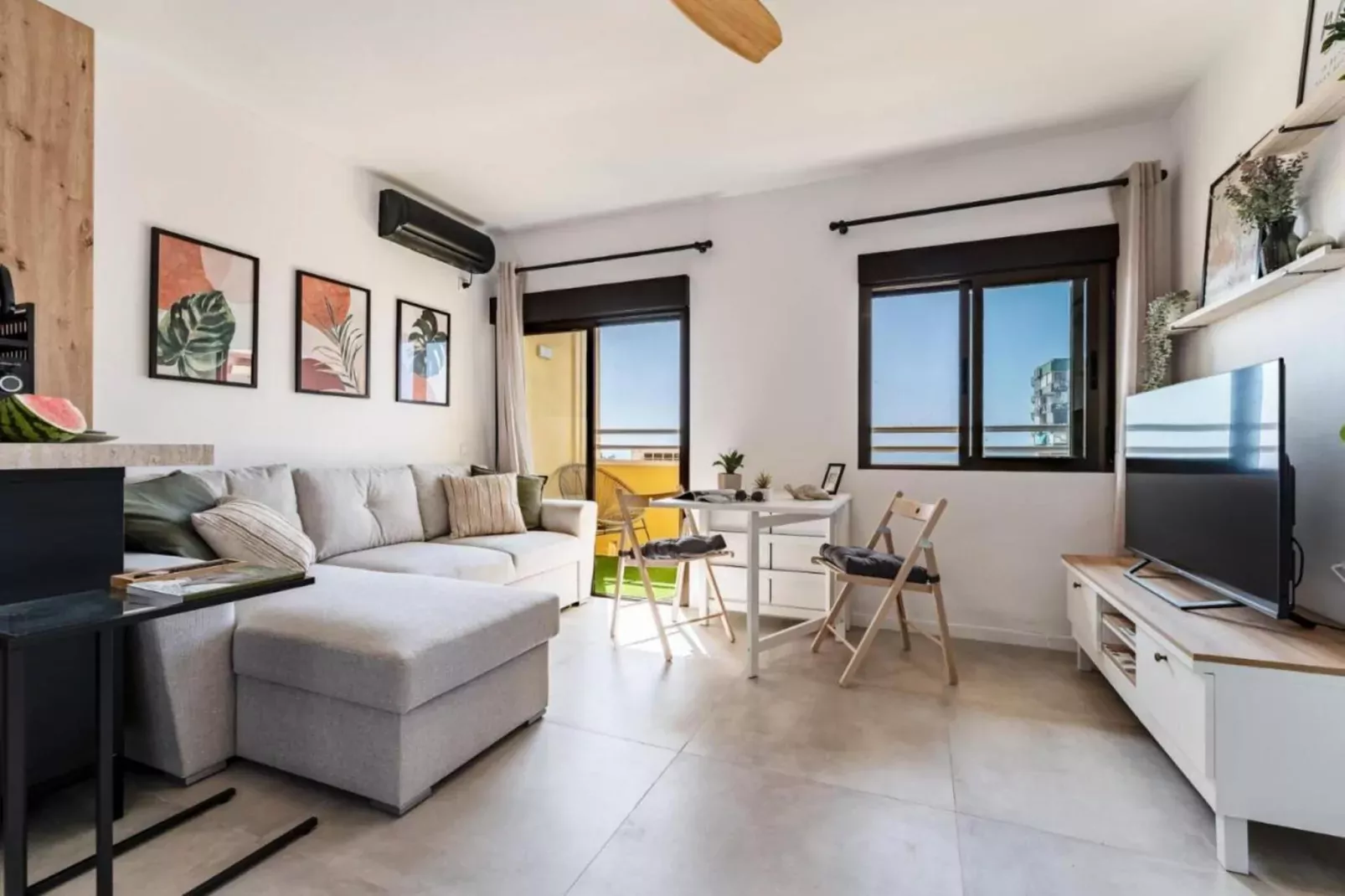Apartamento con vistas al mar-Woonkamer