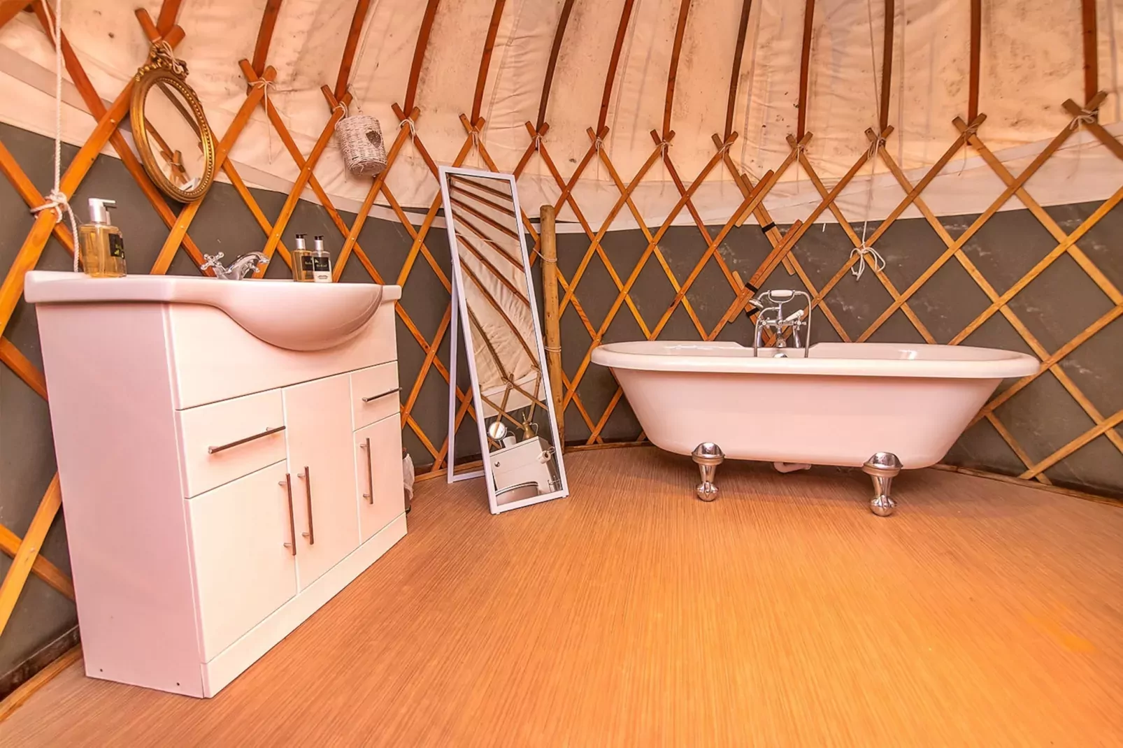 Bramble Yurt-Badkamer