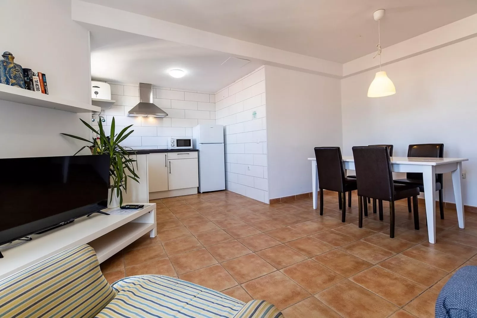 Apartamento en playa Las Carmenes-Eetkamer