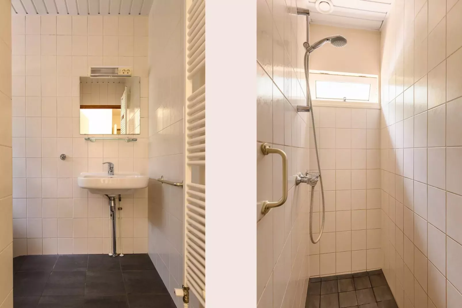 Bungalow 6B1 - Badkamer