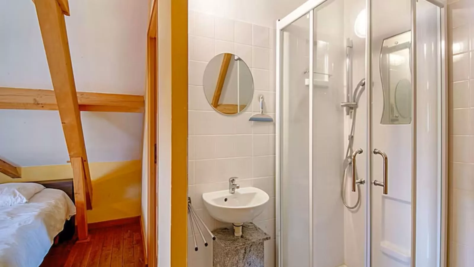Lac Bleu Nr 38-Badkamer