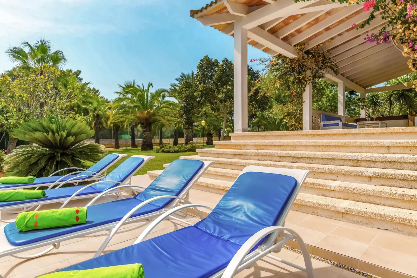 Casa Bonita (ses Salines)-Buitenkant zomer