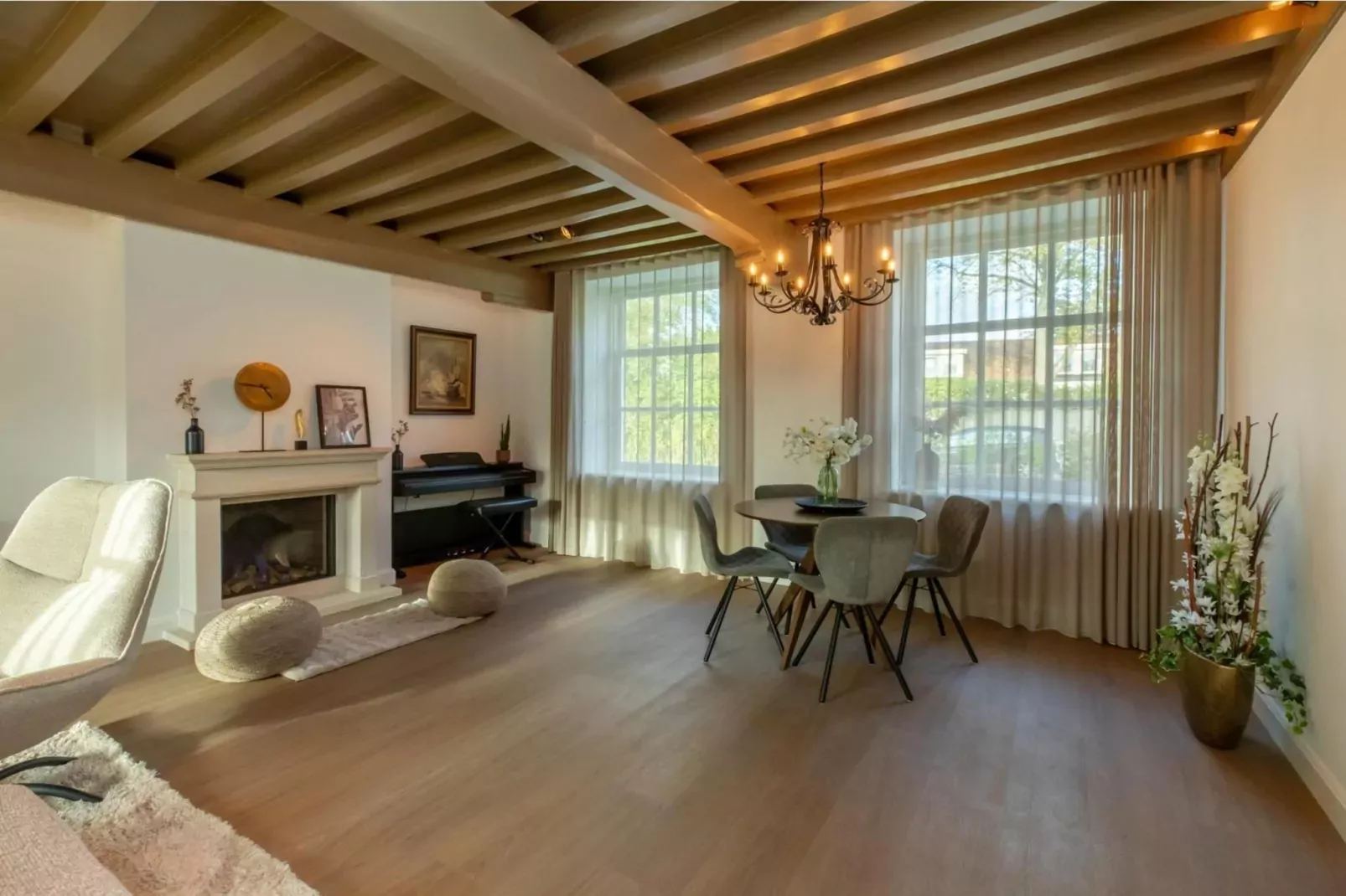 Vakantiehuis 'Boerderij Molenhof' - Stationsweg 5  Heinkenszand-Eetkamer