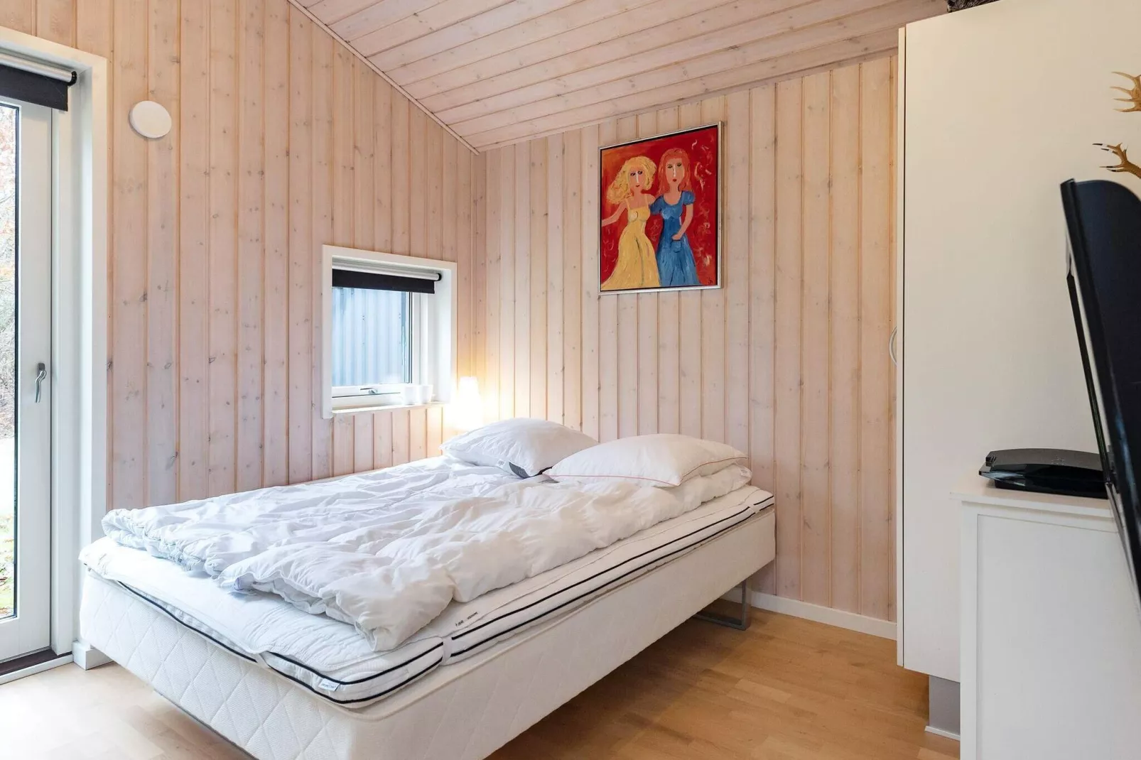 Rustig vakantiehuis in Højslev met een gazon-Binnen