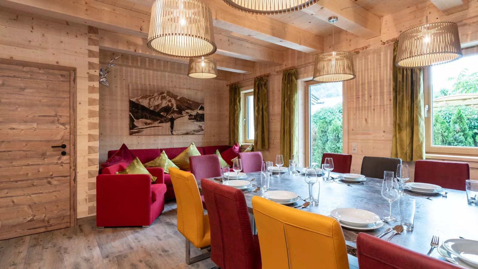 Adventure Lodge Kaprun-Eetkamer