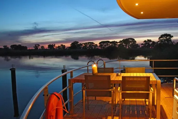 Hausboot Floating 44 Undine / 4 Personen-Buitenkant zomer