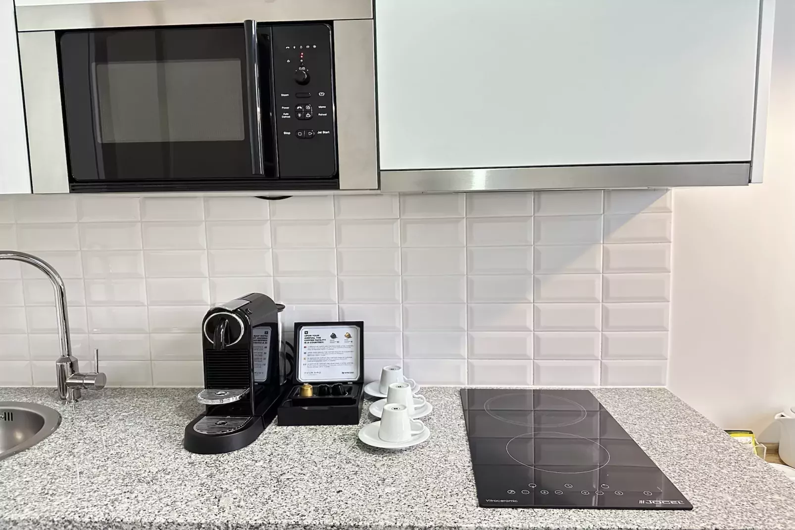 YOUROPO - Typical House 3-Keuken