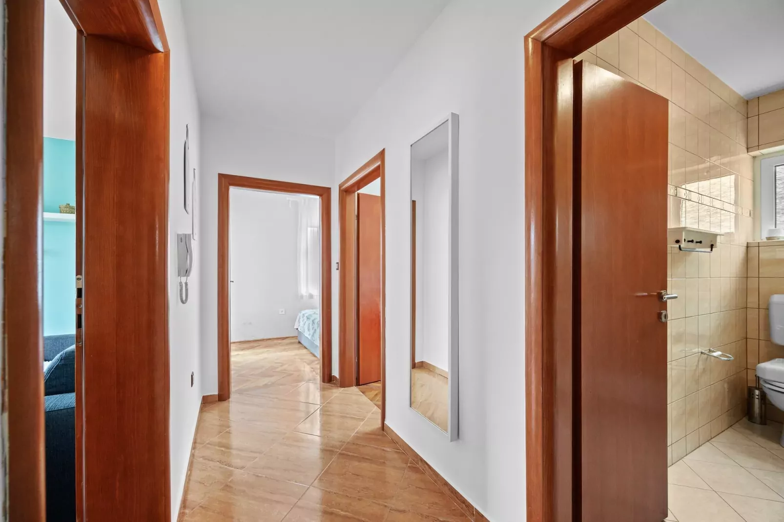 Apartments Neda - Two Bedroom Apartment Ruzmarin-Overloop