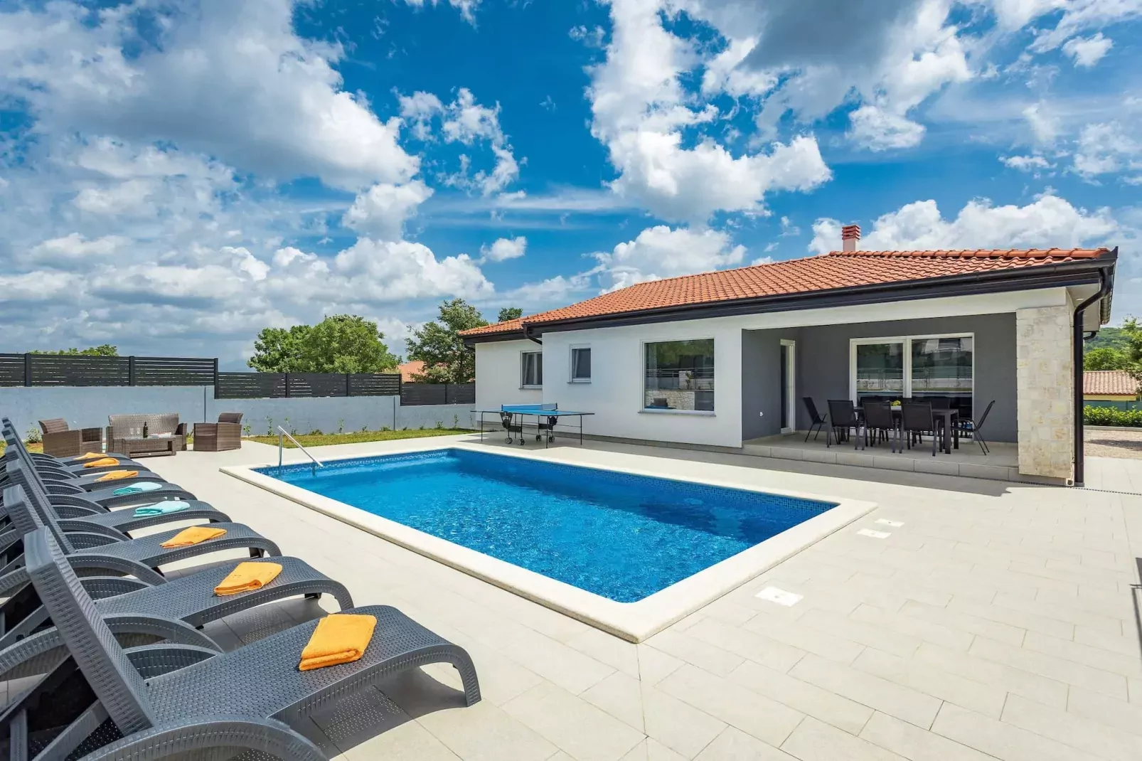 Holiday Home Greta with Private Pool-Zwembad